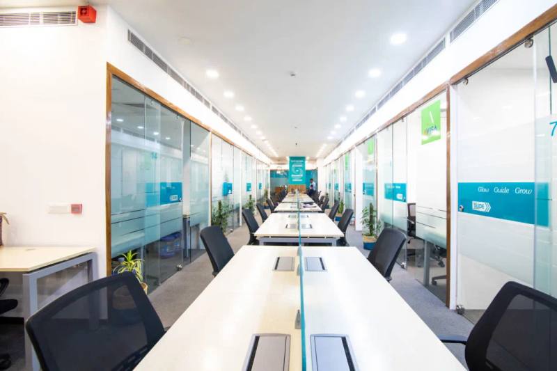 Office On photo 1